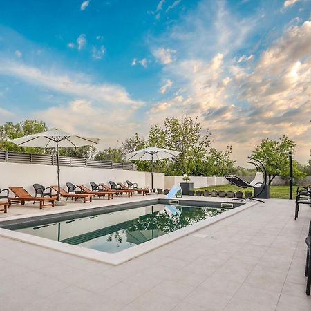 Villa Leny With Pool Sukošan Exterior foto
